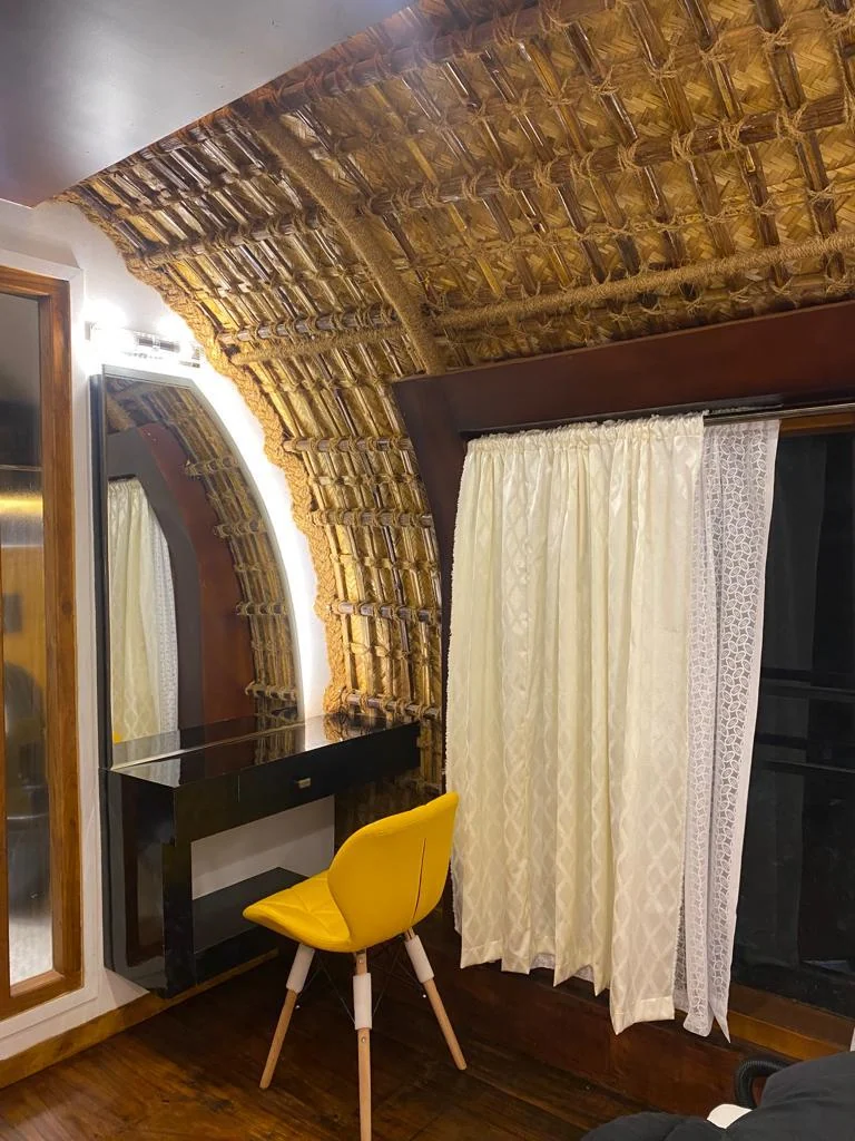 The one-bedroom houseboat: seating and writing table