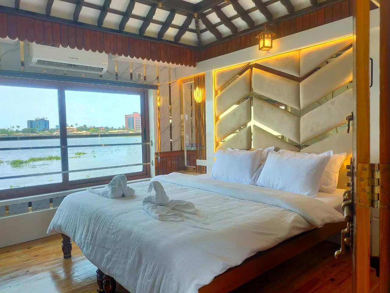 Le houseboat à trois chambres : deuxième chambre