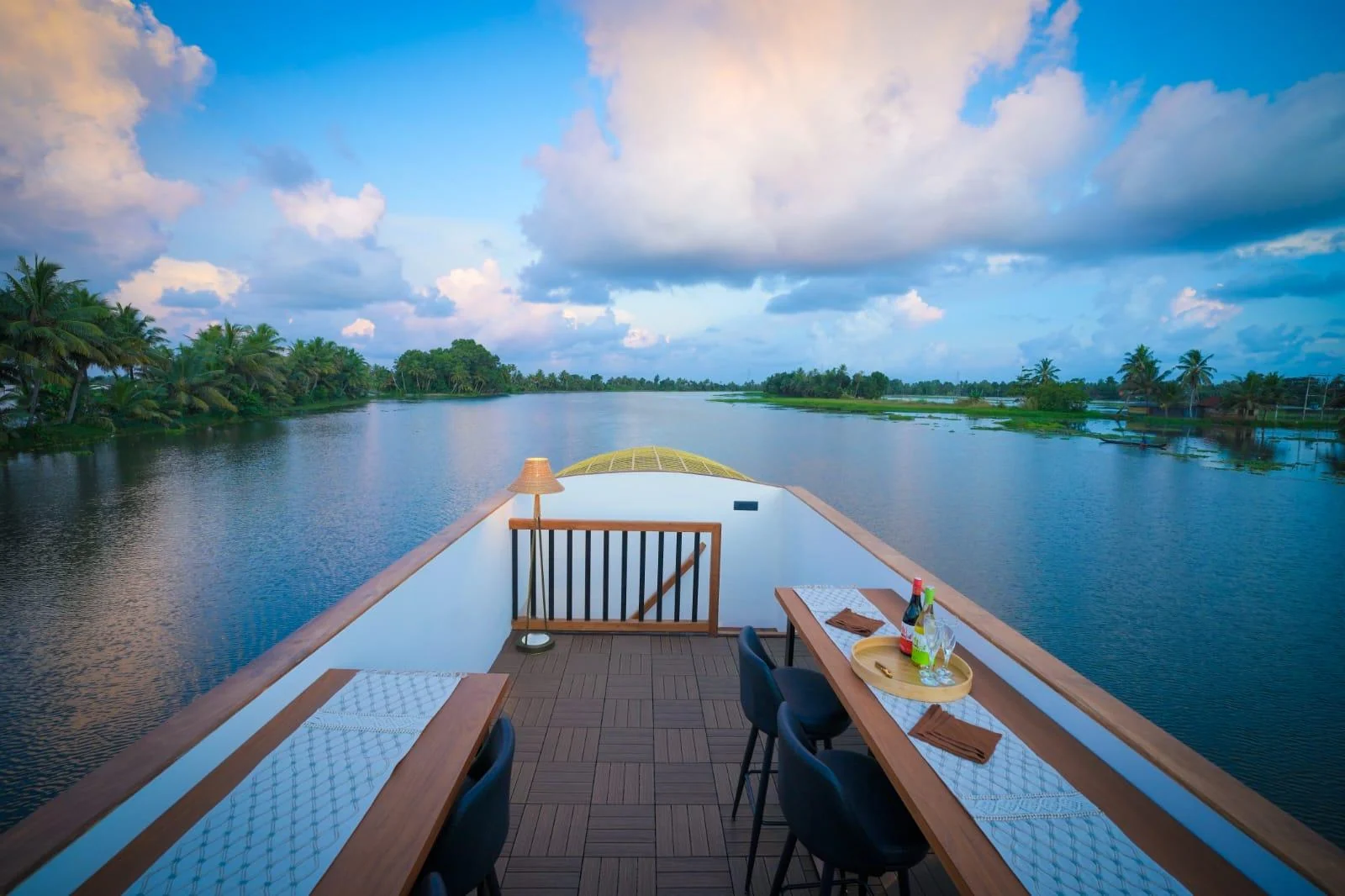 The four-bedroom houseboat: upper deck