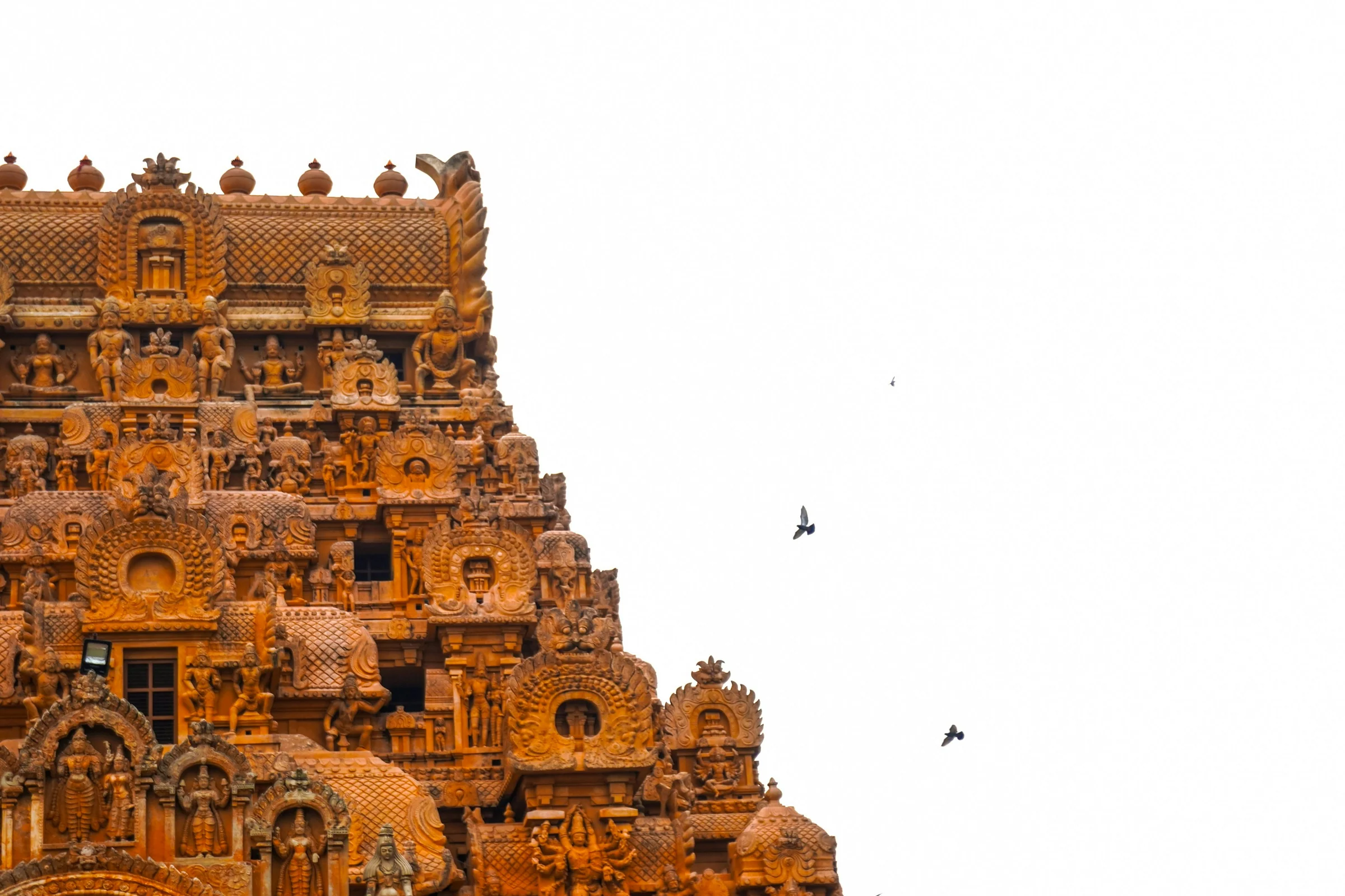 Der verzierte Turm des Brihadeeswarar-Tempels in Thanjavur