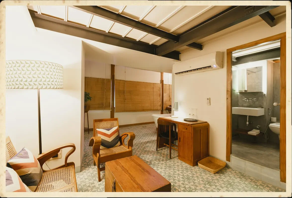 Abode Bombay, photograph 3