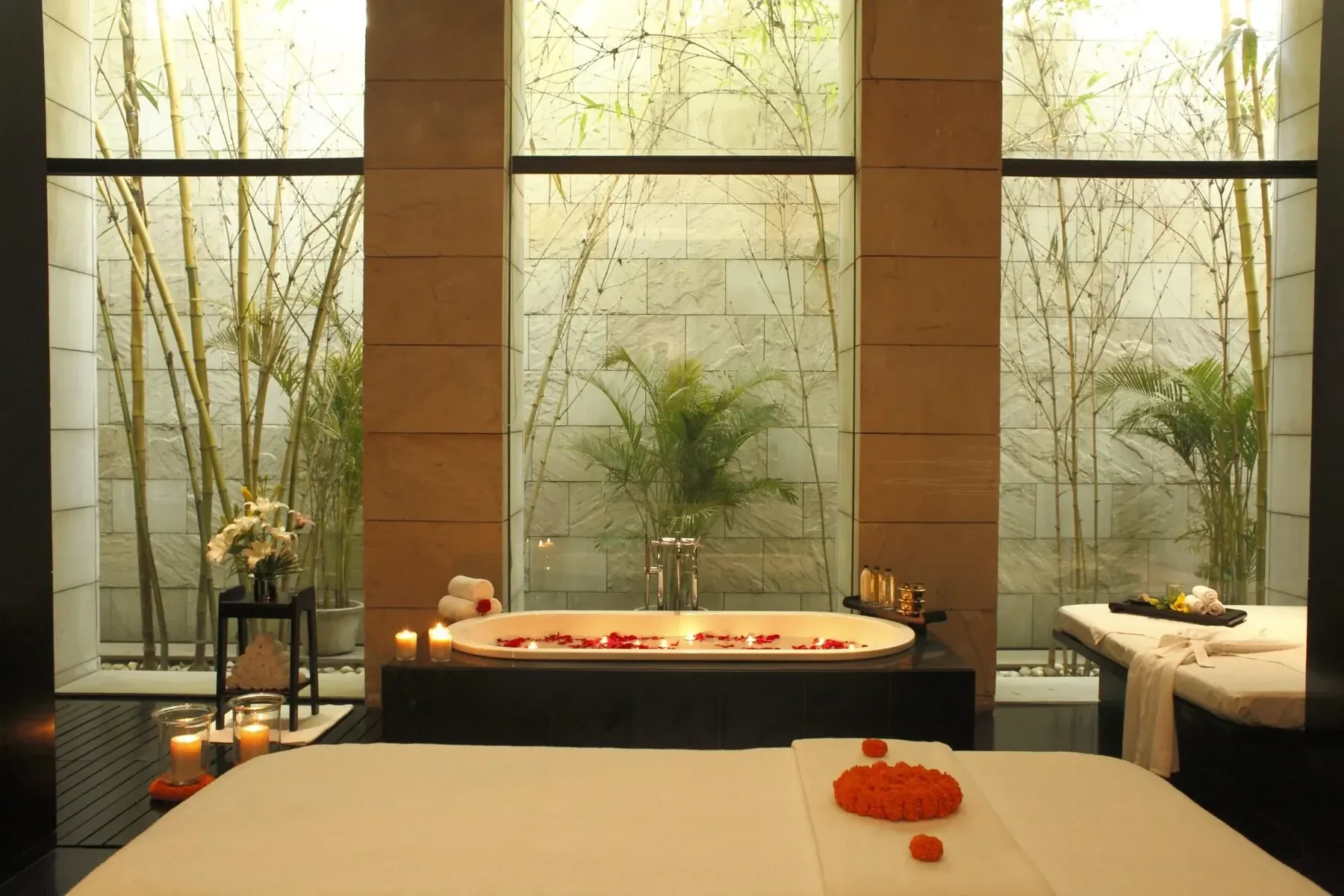 The Lodhi, photograph 2