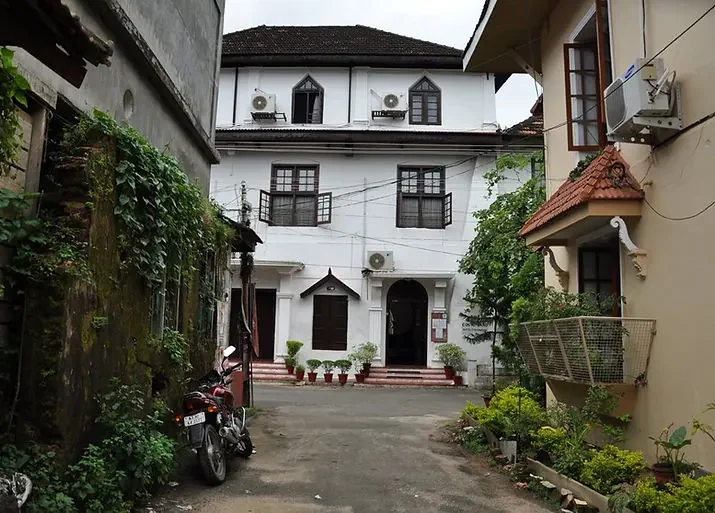 The Old Courtyard, photographie 2