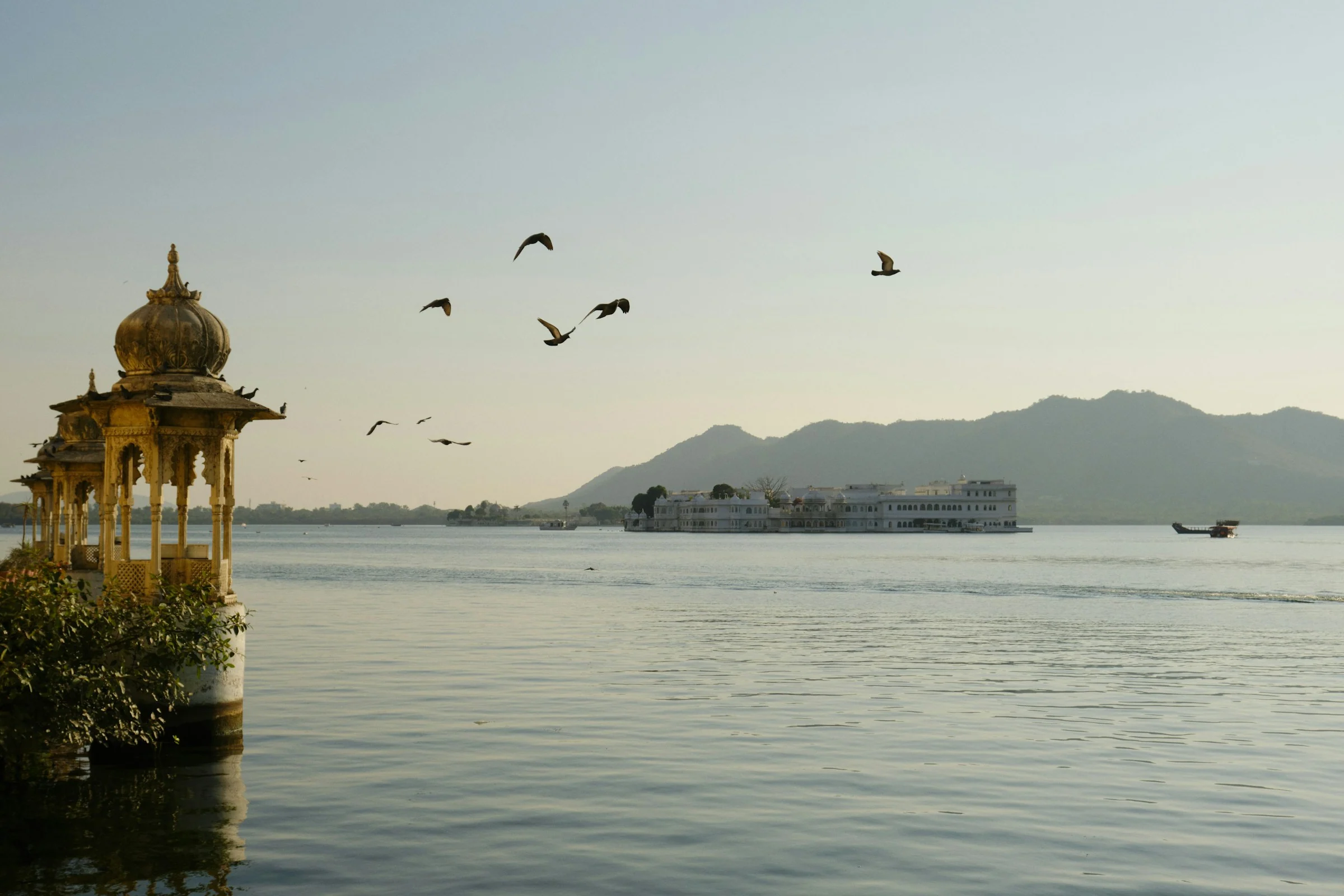 Lake Pichola and the lake palace, Udaipur